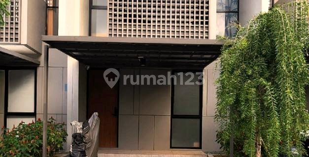 Nice 2-Story Unfurnished House in Cluster O2, Bekasi 1