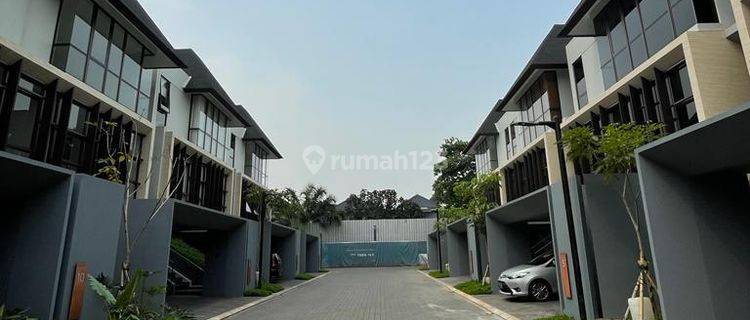 Disewakan Rumah Baru 3 Lantai Fully Furnished di Serenia Hills  1