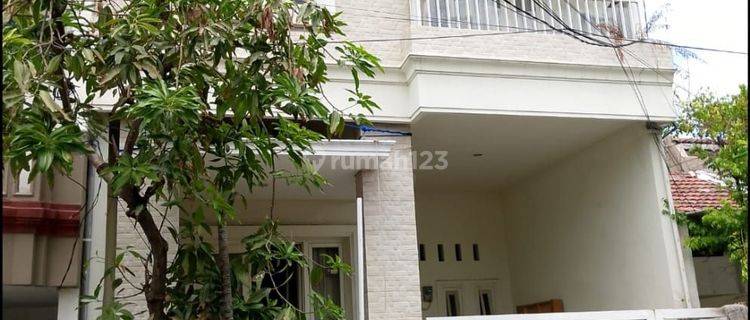 Rumah di Mulyosari 3 Lantai dibawah Pasaran 1