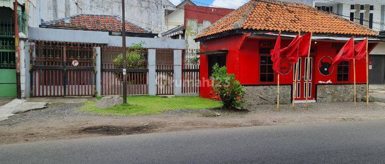 Rumah Strategis Hitung Tanah Di Lojiwetan Solo 1