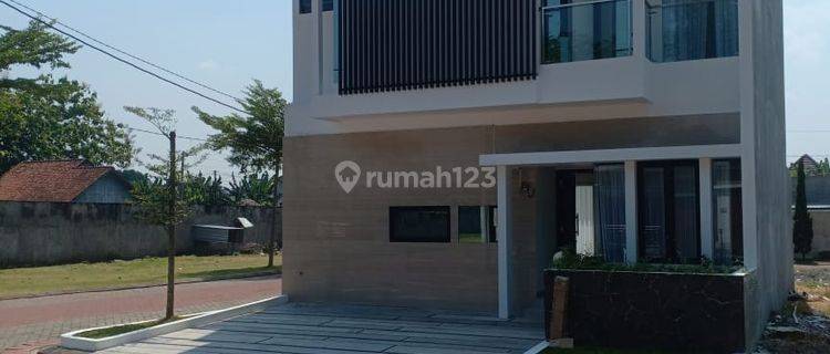 Rumah baru bagus murah di perumahan colomadu kartasura solo 1