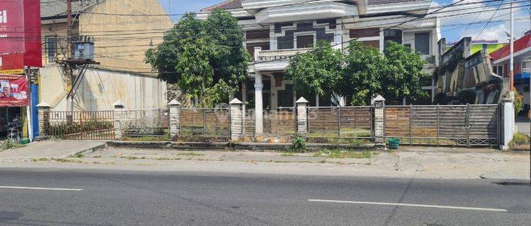 Rumah mewah berkualitas di Jalan Dr.Rajiman Laweyan Solo 1