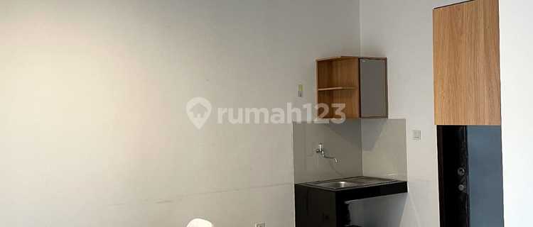 Selling 2-story house in PIK 2, size 6x10m, semi-furnished 1