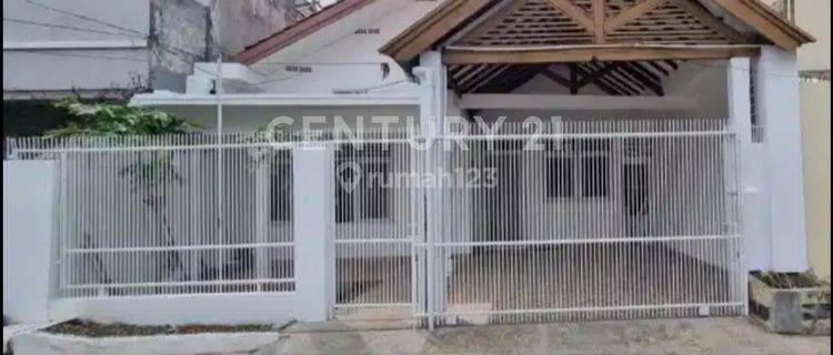 RUMAH DISEWAKAN DI RAWAMANGUN  DEPAN SWALAYAN TIP TOP  1