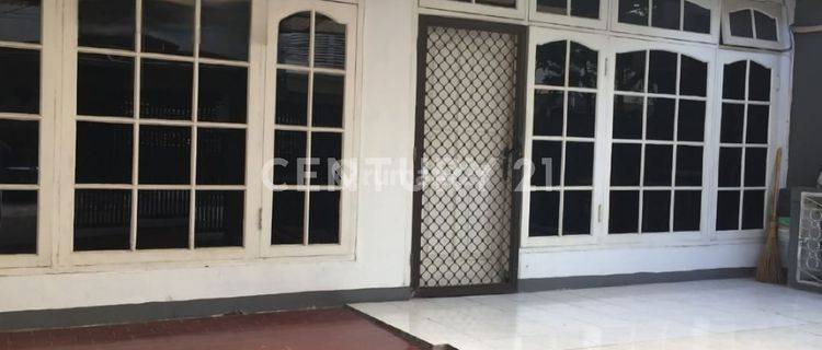 Rumah Strategis Dalam Komplek Di Cempaka Putih Jakarta Pusat 1