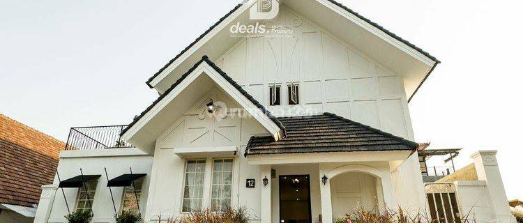 Rumah Type American House Depan Green Area Di sentul city 1