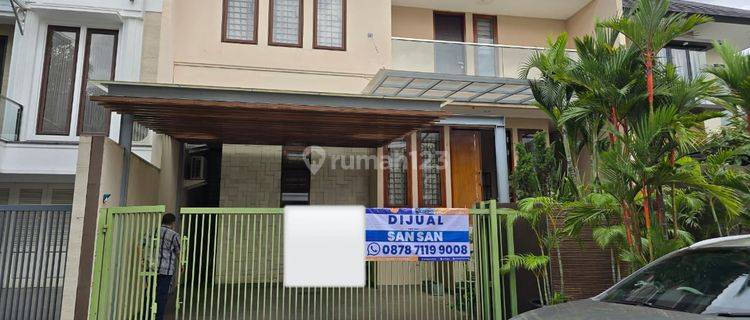 Rumah Full Furnished Ada Kolam Renang Di Sektor 1 Gading Serpong, Tangerang 1