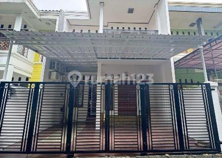 Fn - Minimalist House Billymoon Pondok Kelapa Indah 1