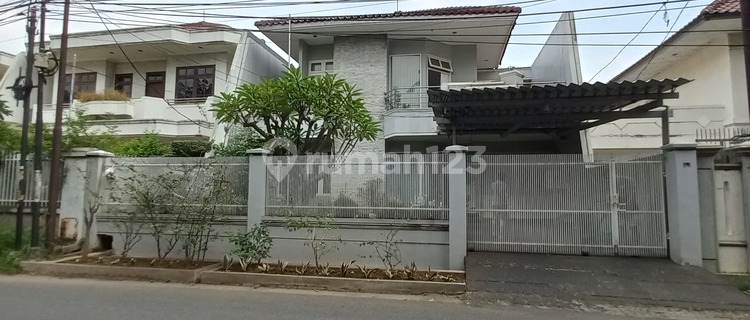 2-Storey Charming House in Taman Meruya Ilir, Flood-Free 1