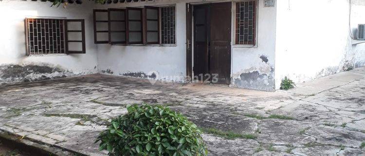 Rumah Lama Ditengah Kota Daerah Palmerah, Slipi Jakarta Barat 1