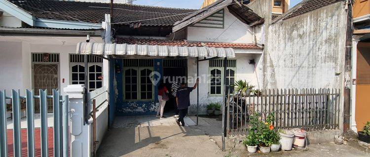 Dijual Cepat Rumah Jl. Brigjen Katamso Gg Saedah Blok A, Medan 1