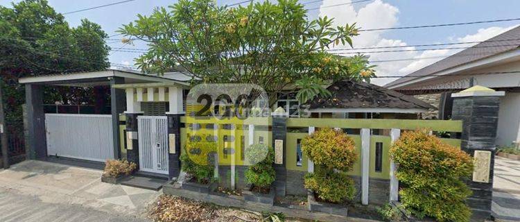 Rumah 2 Lantai Furnished SHM di Jl. Arifin Ahmad Pekanbaru, Pekanbaru 1