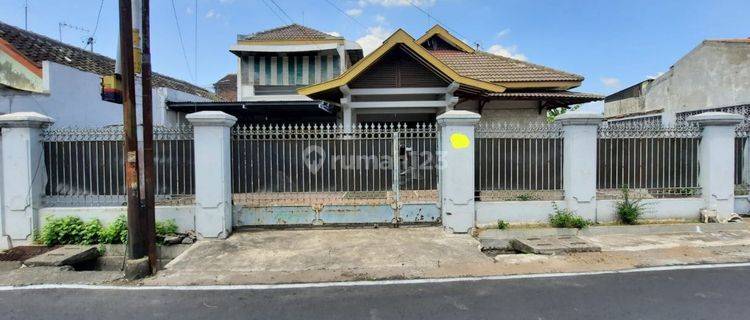 Rumah Tipes serengan Solo Kota 1.5 Lantai Lokasi Aman Nyaman (BD) 1