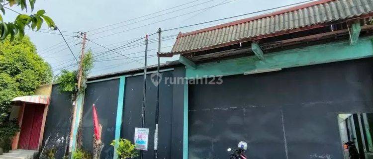 Gudang Serengan Tengah Kota Solo Luas 2010m² Akses Lebar Mudah 1