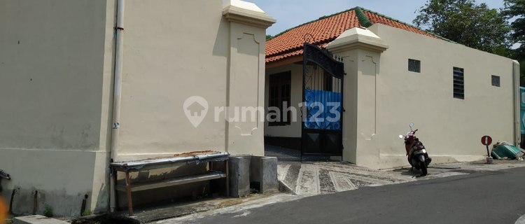 Strategic Boarding House 27 Rooms Near Aub Campus in Mojosongo Jebres Solo 1