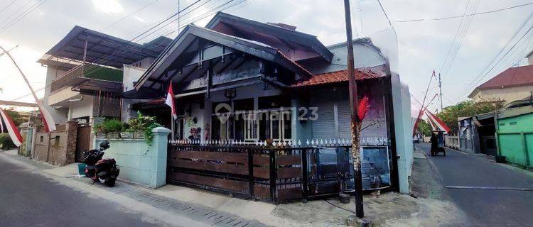 Rumah Hook Dekat Stasiun Mbalapan Di Punggawan Banjarsari Solo 1