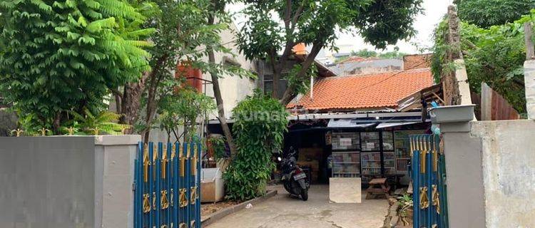 Rumah lokasi strategis di Jakarta Selatan 1