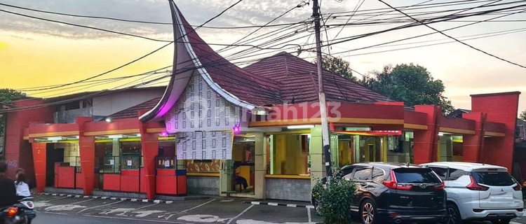 Commercial Space, formerly a Restaurant, located in a very strategic and busy area, on the main road of Bintaro, South Jakarta. 1