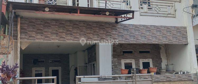 Rumah 2 Lantai Bagus Unfurnished di Pondok Ungu Permai, Bekasi b0803  1