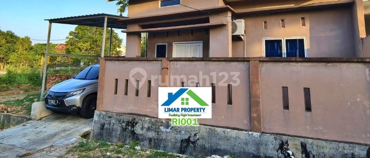 Ready-to-Occupy House with Furnishings in Golden Hill Residence, Riau 1