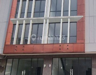 Ruko 3 Lantai Siap Pakai di Lokasi Strategis Kota Wisata Cibubur 1