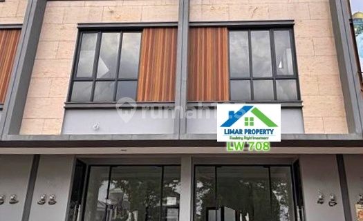 3-Storey Shop House for Rent, Strategic Location at Legenda Wisata Cibubur 1