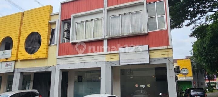 2-Story Hook Ruko Bustling in Golden 8 Sumarecon Serpong 1