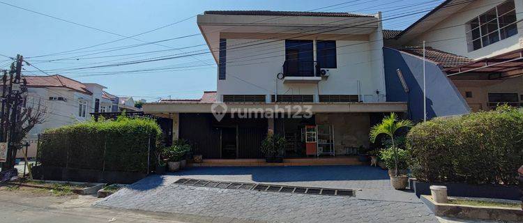 Dijual Rumah Dengan Toko di Jalan Bukit Tembakau, Bukit Sari 1