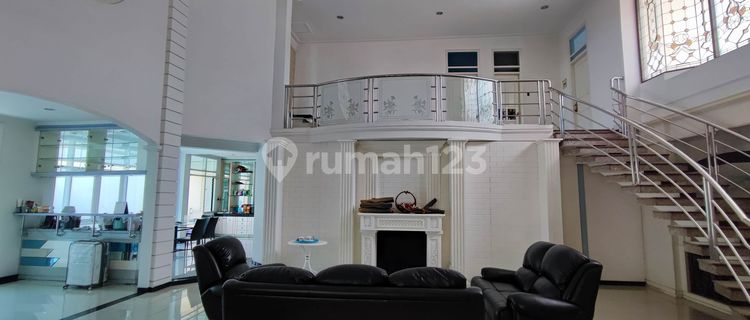 Rumah Mewah Semi Furnished SHM di Puri Anjasmoro , Semarang 1