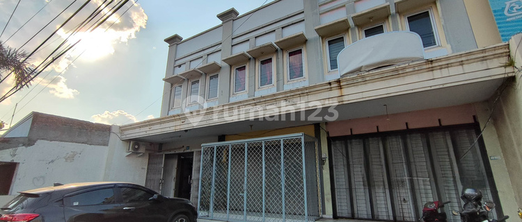 For Sale or Rent 3-Story Shop House Kedungmundu Raya, Near Citragrand Unimus 1