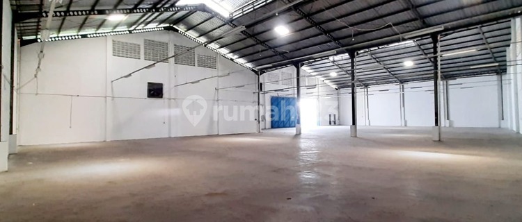 Gudang Eksklusif Siap Pakai di Jalan Imam Bonjol 1