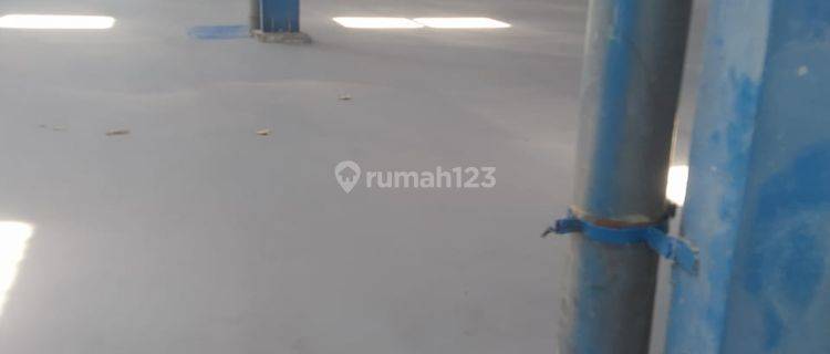 Sewa Gudang Taman Food Grade, Lantai Mulus 1