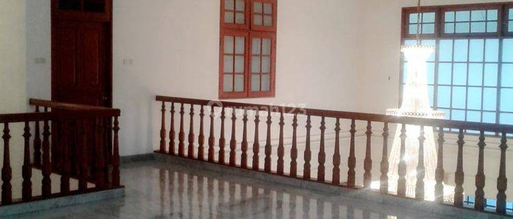 Rumah Bagus Di Menteng 1