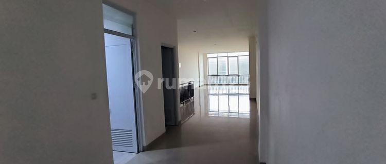 For rent, Shibuya shop unit, neat and ready to use. 1