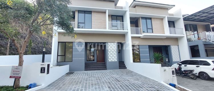 4 Bedroom House in Pandanaran Hills Tembalang Semarang 1