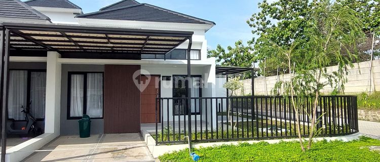 Rumah Full Furnished Posisi Hook Depan Pom Bensin Sigar Bencah Bulusan Tembalang Semarang 1