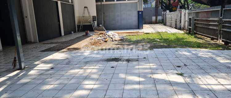 For Rent 3-Story Shophouse in Pasteur Near Pasirkaliki 1