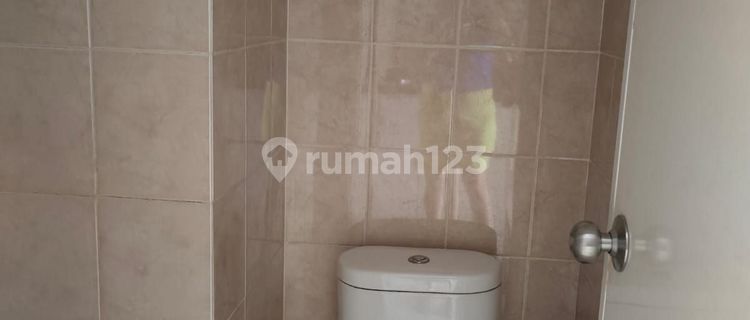 Green Bay Pluit Studio Apartment Furnished 1