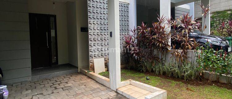 Rumah  Semi Furnished Disewakan Di Serenia Hills 1