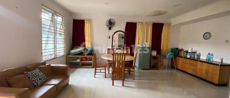 Rumah 2 Lantai di Menteng Bagus Siap Huni Lippo Cikarang 1