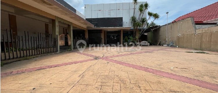 Commercial Building on Brigjend Katamso Road 1