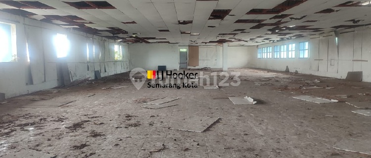 Bangunan Gedung di Jalan Perintis Kemerdekaan 1