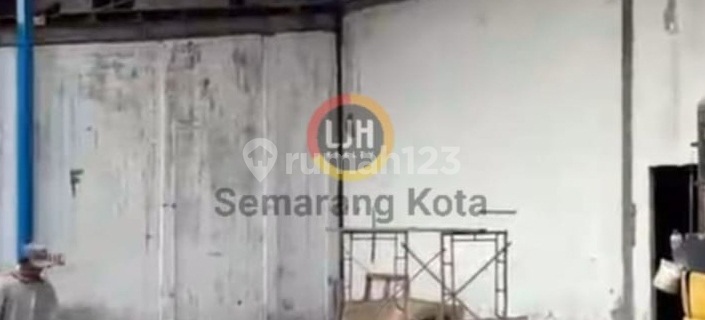 Gudang di daerah Lingkungan Industri Kecil 1