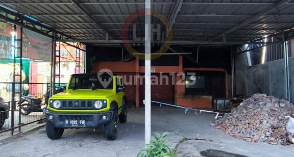 Bangunan toko di daerah Tlogosari 1