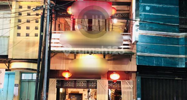 Ready-to-use shophouse in Wahid Hasyim. 1