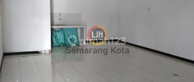 Ruko siap pakai di jalan Depok 1
