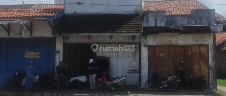 Jual Cepat !! Murah!! Ruko / Rumah Burung Walet !! Jl.gatot Subroto Comal Jawa Tengah .lt.113 Full Bangunan!! 1