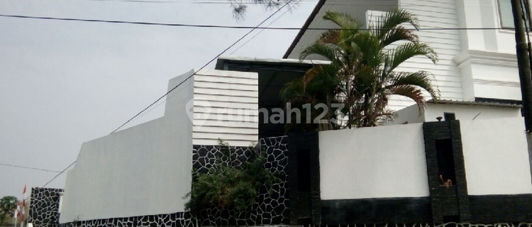 Quick Sale !! Price Reduced by 2 M, Previously 8 M. Hm House on Jalan Agung, Gajahmungkur, Upper Semarang. 1