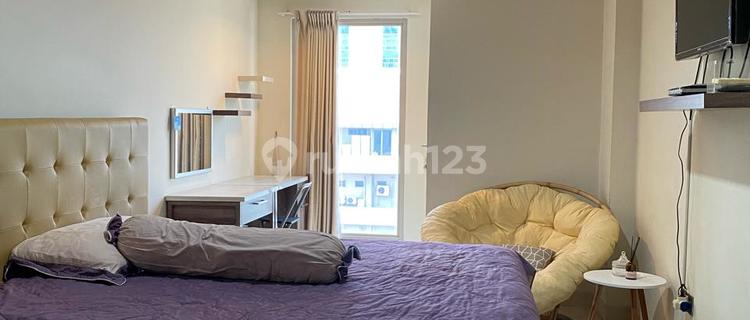 For Rent / Apartment for Rent in the Center of Semarang City, One Step to Tugu Muda. Pinnacle Apartment / Louis Keinne Pandanaran Semarang. Fully Furnished, Complete, Clean, Ready to Occupy. 1