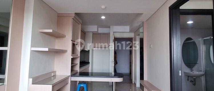 JUAL  CEPAT ! NEGO !! APARTEMEN BARU GRESS!!  MG SUITES APARTMENT SEMARANG!! 1 BED ROOM , FULLY FURNISHED , HADAP UTARA ,BALKON TERLUAS  1